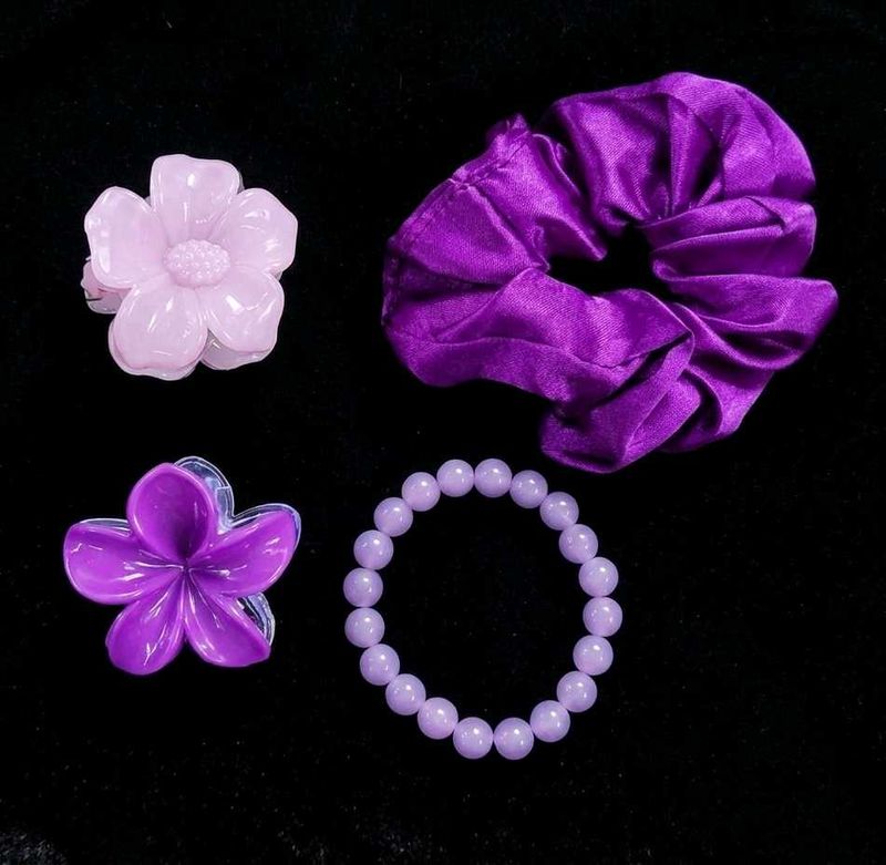 4 Cute Flower Hair Clips &amp; Scrunchie Set