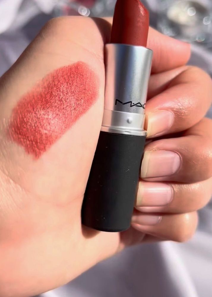 MAC powder kiss Lipstick Devoted To Chilli