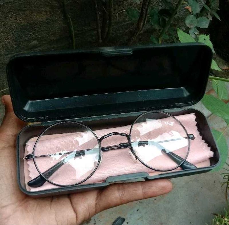 Round Frame Eyeglasses with Case