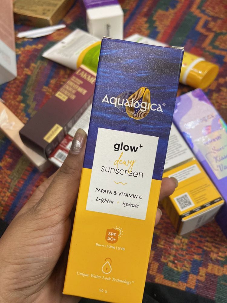 Aqualogica Glow+ Dewy Sunscreen