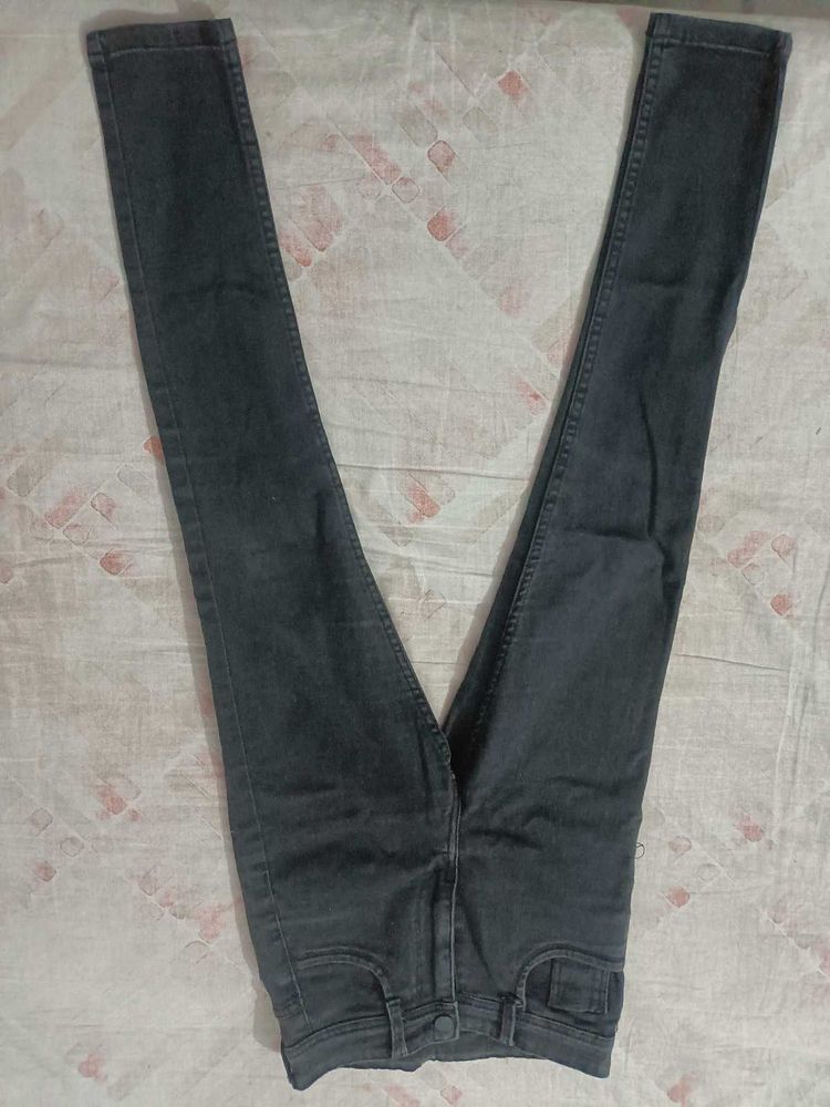 Women black jeans