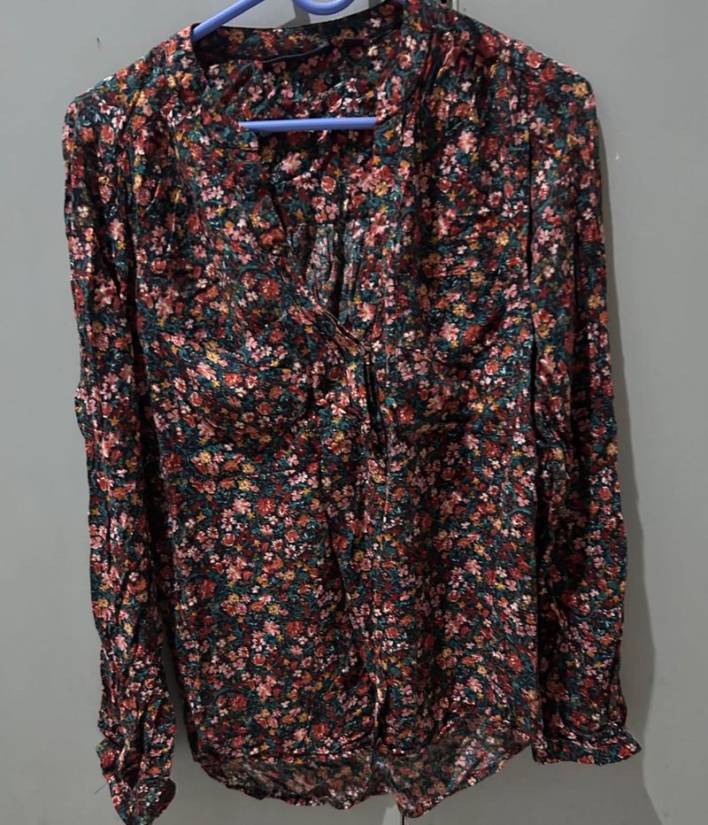 Chic Floral Print Button-Up Blouse