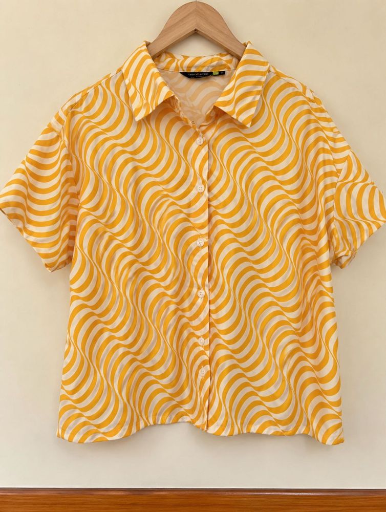 Yellow Swirl Pattern Button-Up crop Shirt
