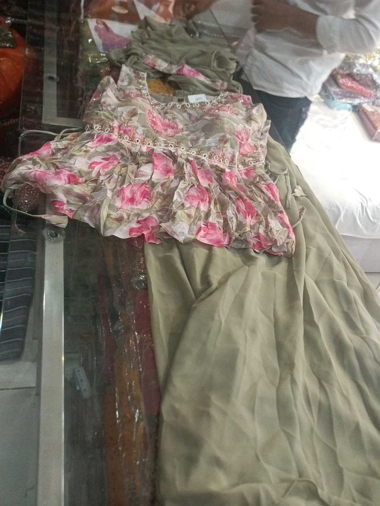 Floral Print Blouse &amp; Solid Plazzo Set