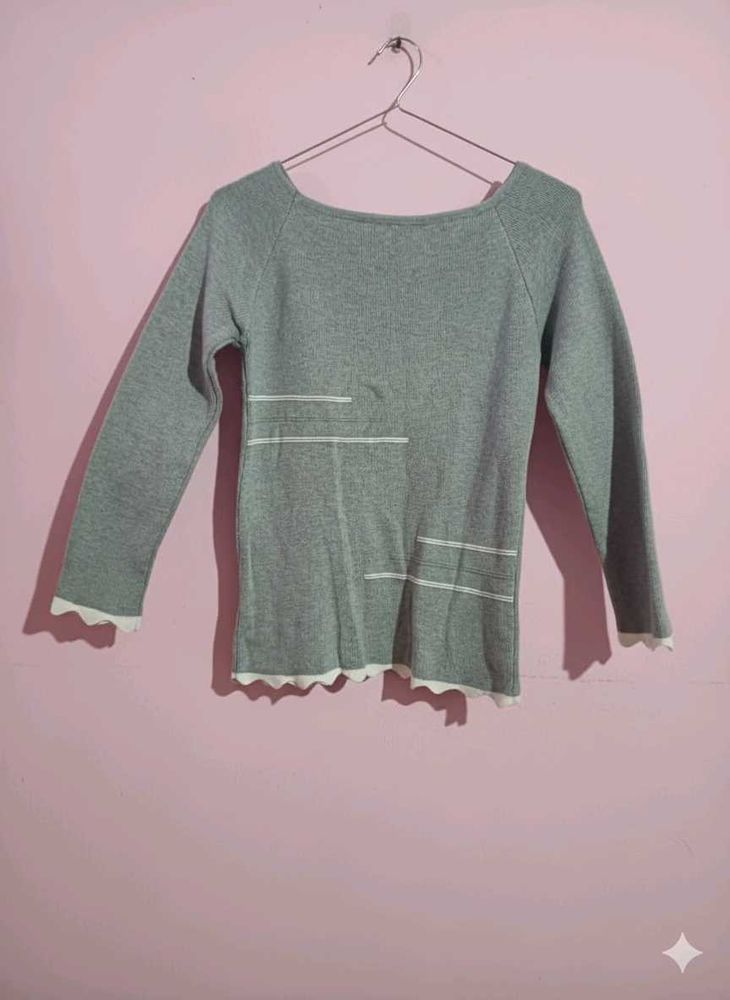 grey full sleeve knit top