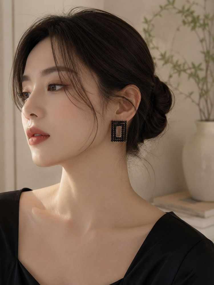Sparkling Black Stud Earrings
