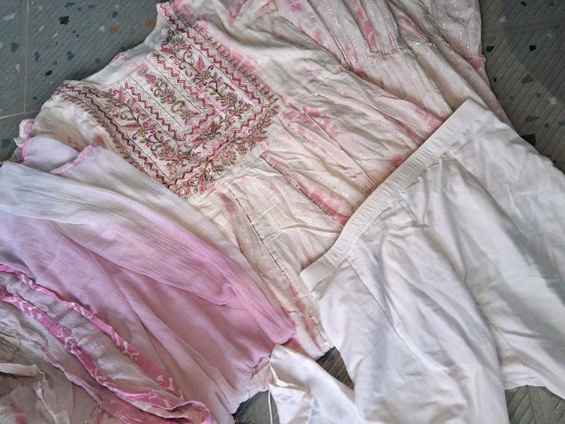 Beautiful Embroidered Kurta Set