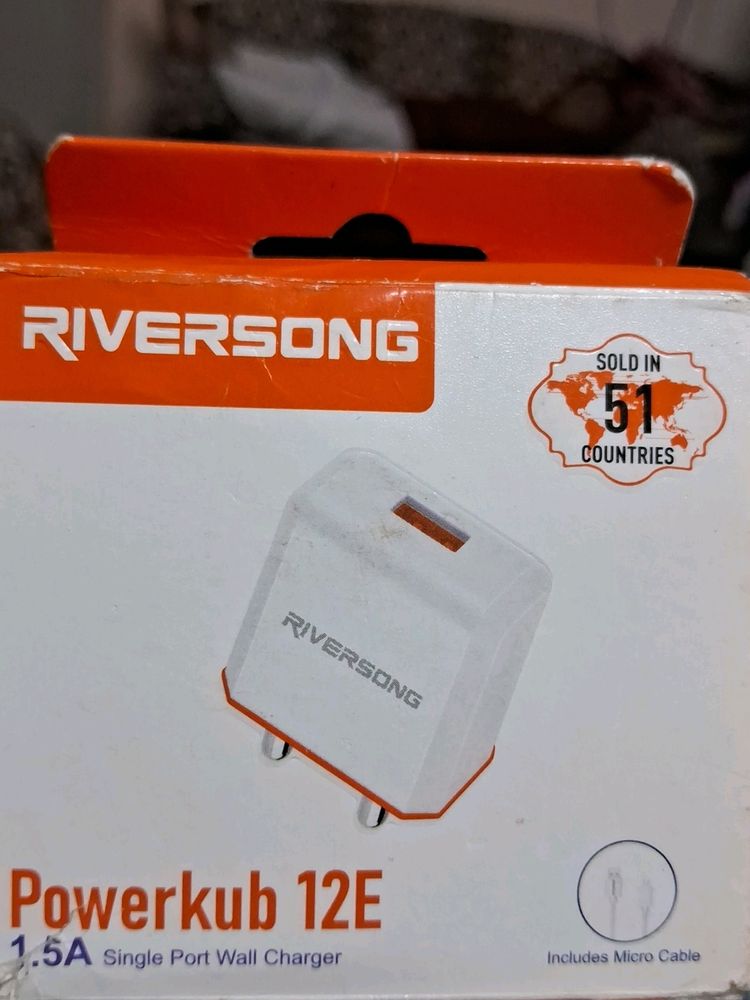 Riversong 7.5 Walt Charger With Micro USB V8