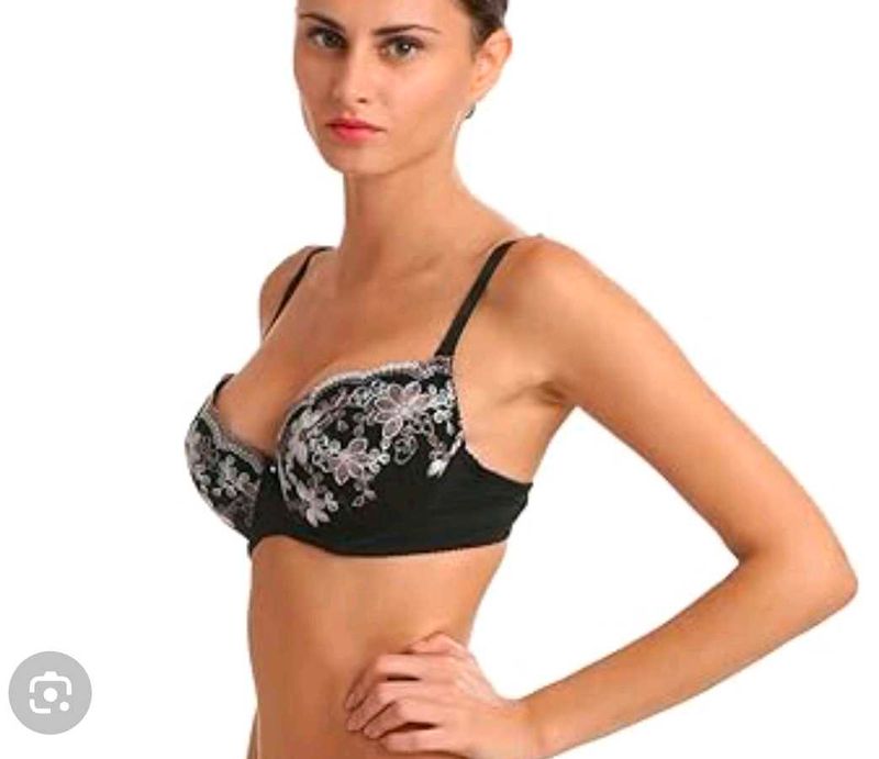 Elegant Black Bra With Brief