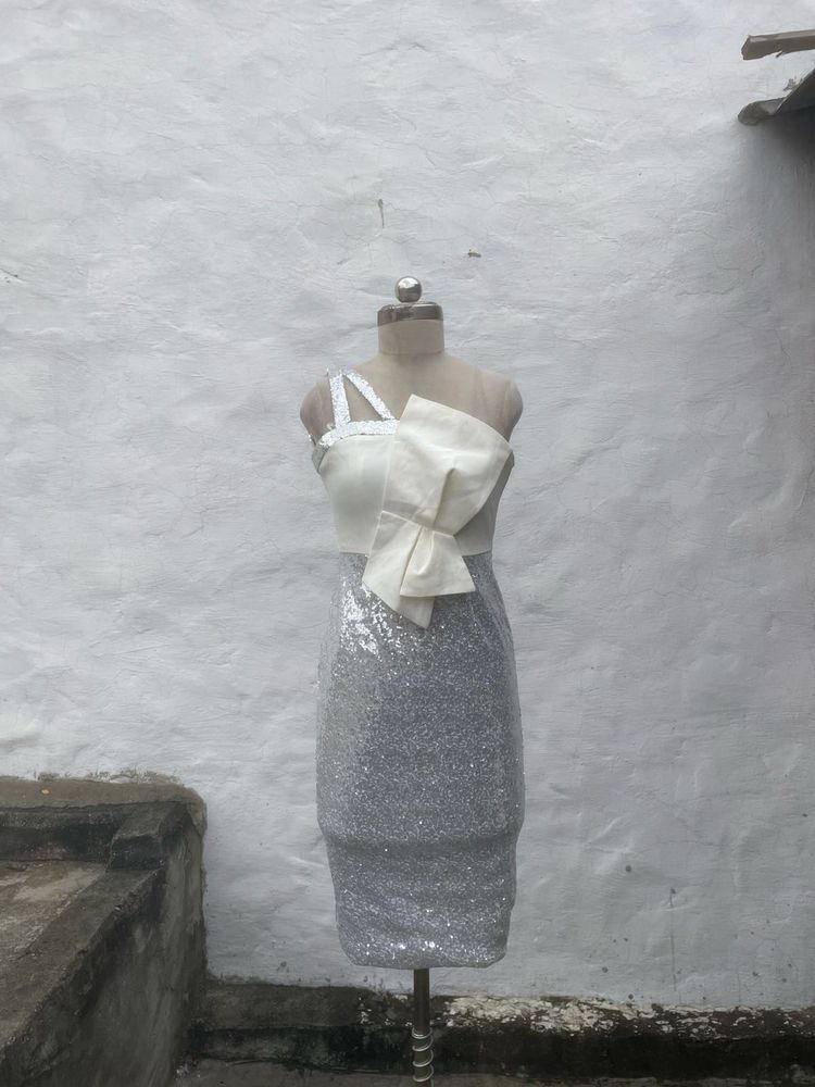 Sparkling Sequined One-Shoulder Dress