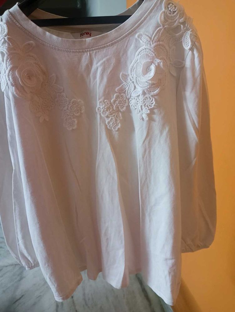 Elegant White Lace Detail Top