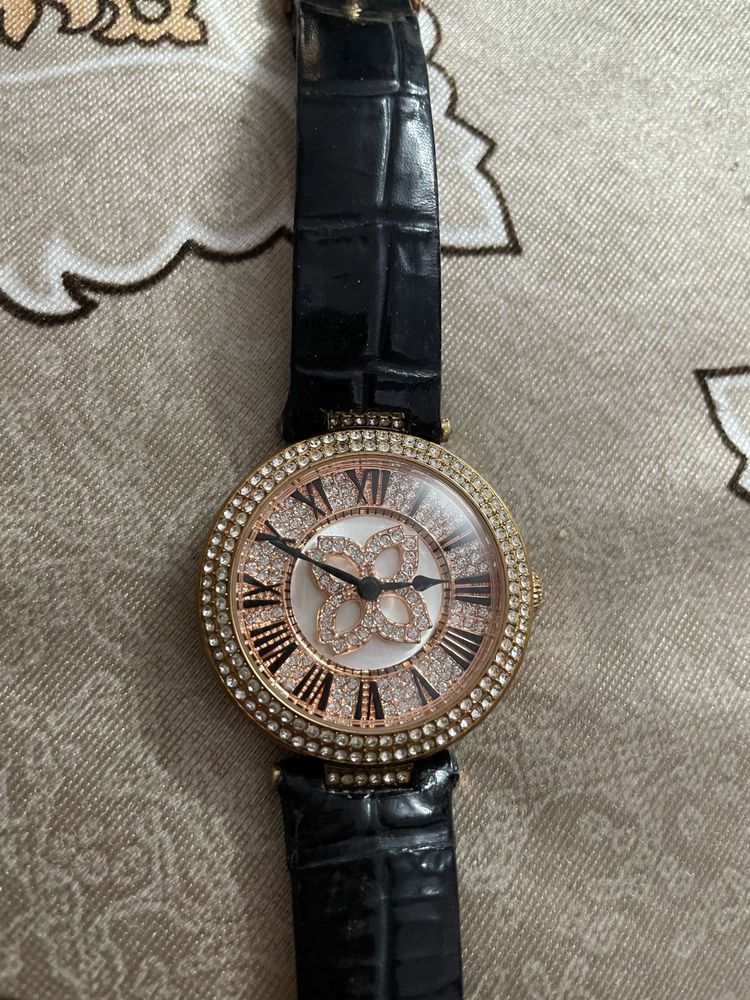Sparkling Women's Watch