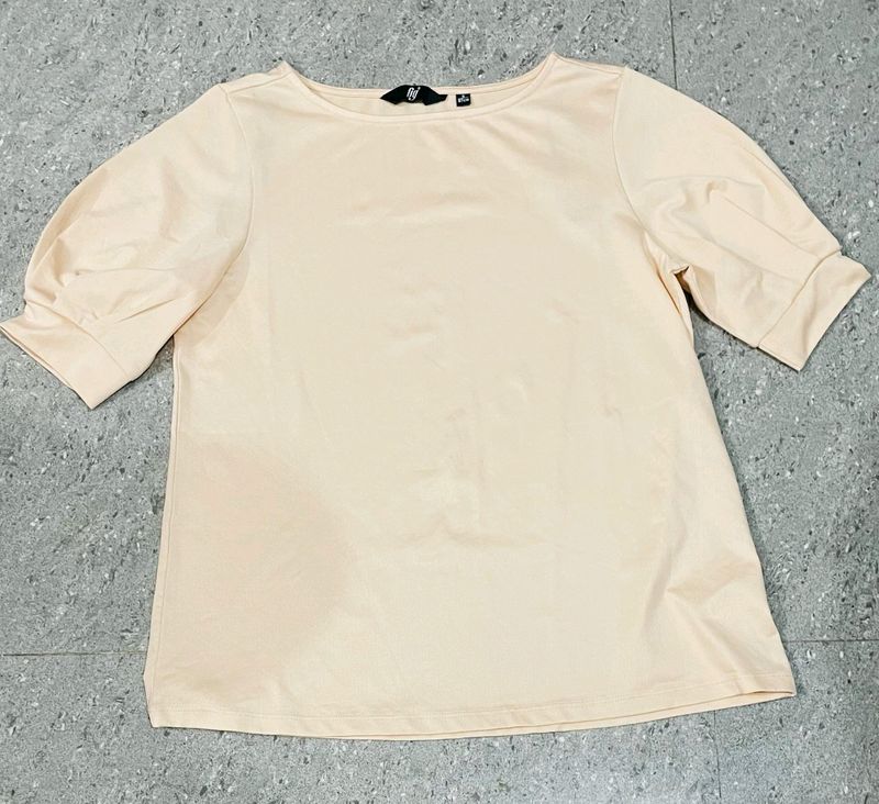 Fig Creme Top With Puffed Sleeves