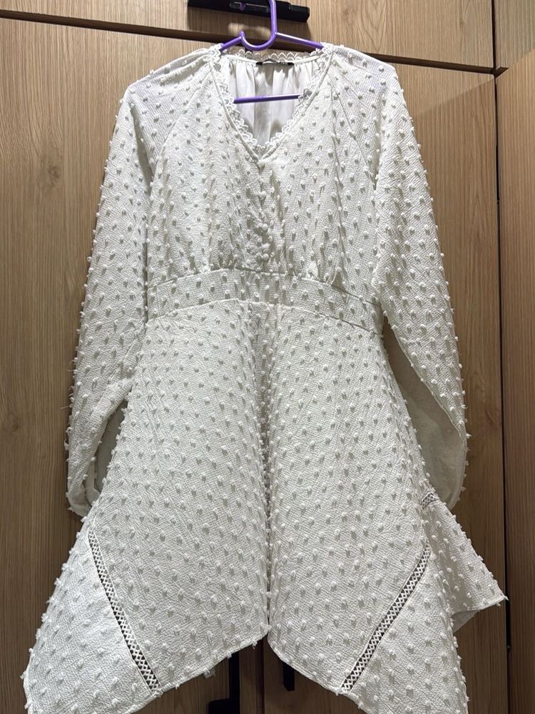 Elegant White Long Sleeve Dress