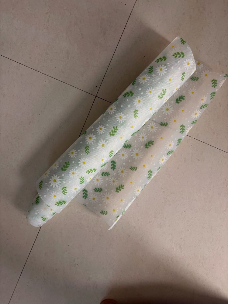 Daisy &amp; Leaf Print Drawer sheet or Liners
