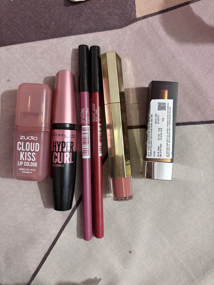 Makeup bundle / combo