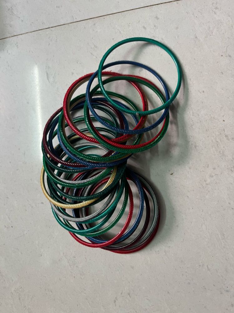Pack Of 31 Metal With Velvet Bangle And One Set