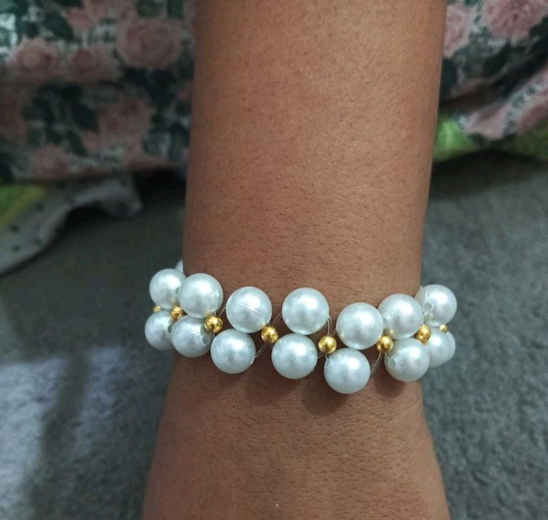Elegant Faux Pearl Beaded Bracelet