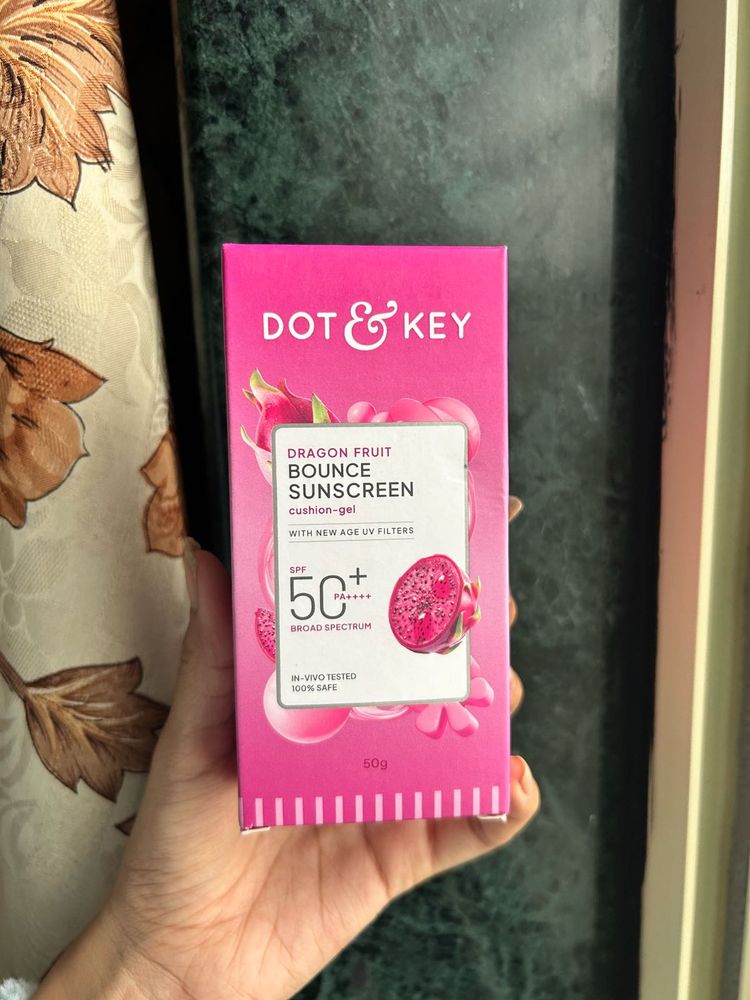 DOT &amp; KEY Dragon Fruit Sunscreen SPF 50+