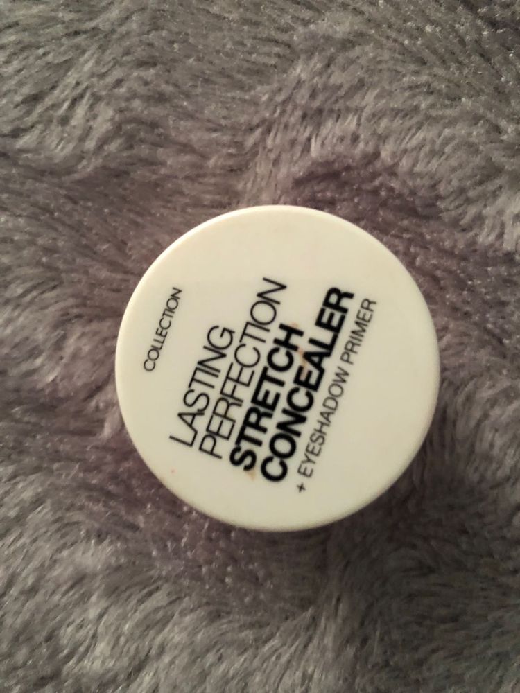 Concealer plus eyeshadow primer