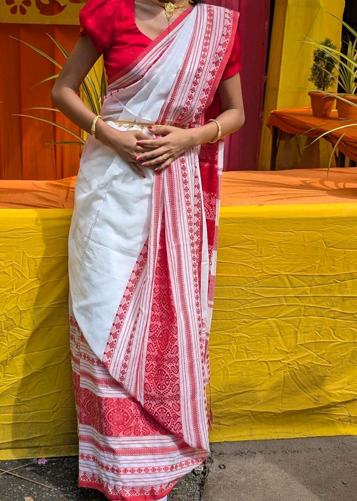 Elegant Red &amp; White Cotton Saree