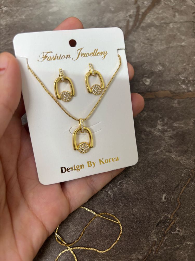 Anti tarnish jewellery chain pendant earrings set