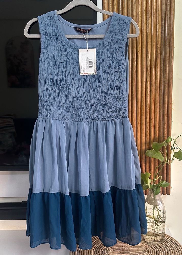 Ruffle Dress - Blue Sleeveless Size: 34-36
