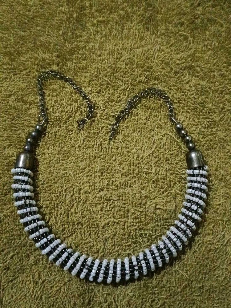 Vintage White And Black Beaded Collar Necklace Bra