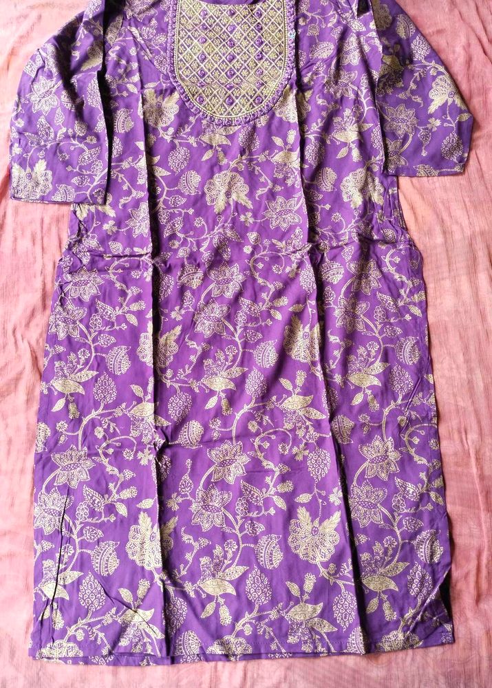 women purple kurti