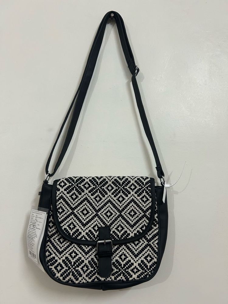 Anouk Black &amp; Off-White Geometric Jacquard Sling B