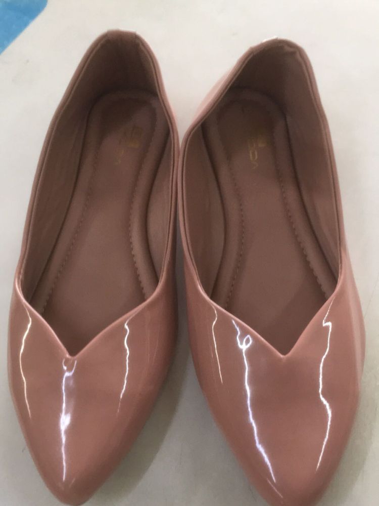 Nude Pointed-Toe Flats