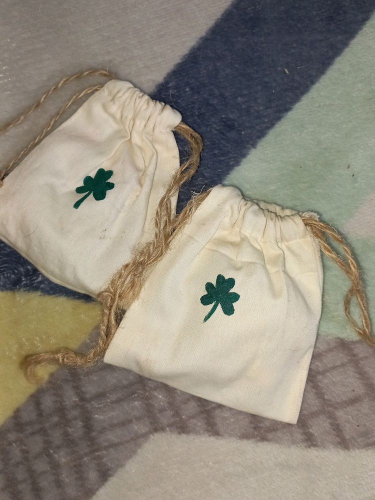 FREE DELIVERY PACK OF 4 SMALL BAGS FOR EARINGS