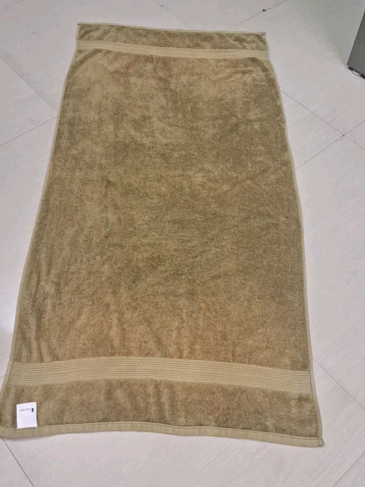 Cozy Plush Bath Towel of 1
