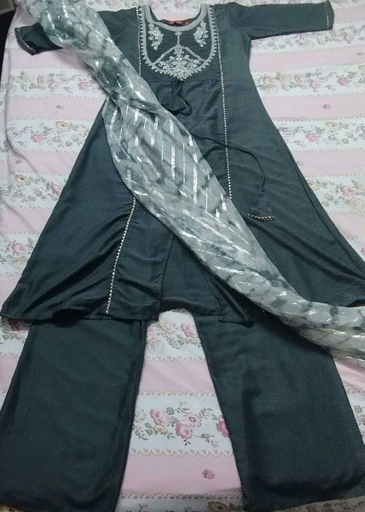Elegant Grey Kurta Set with Dupatta