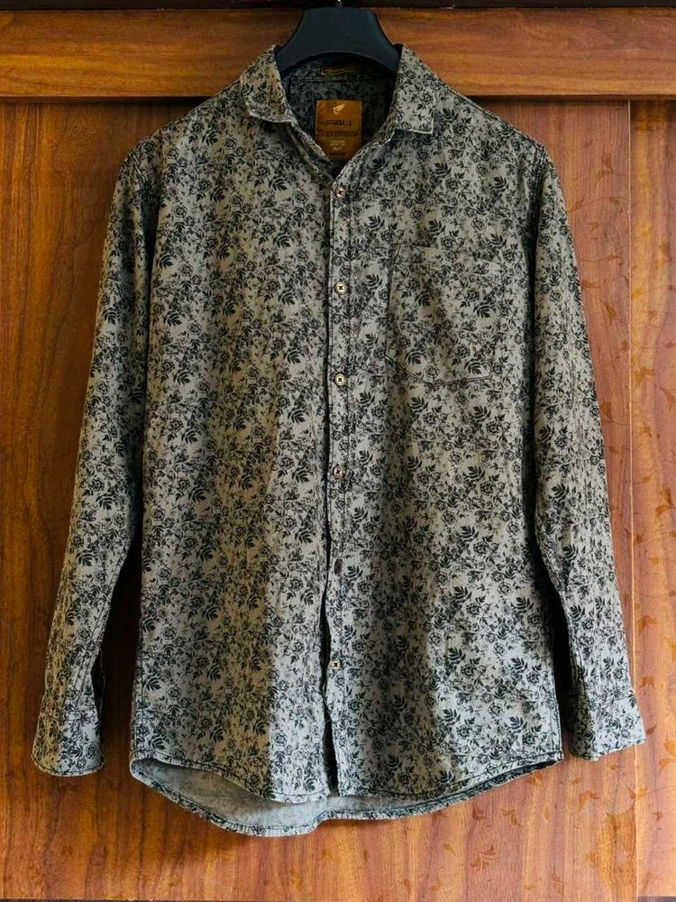 Men's Floral Print Button-Up Shirt