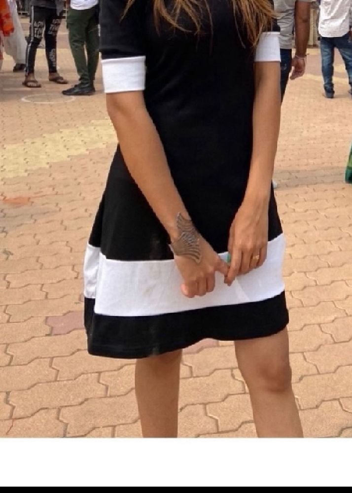 Chic Black &amp; White Striped Dress
