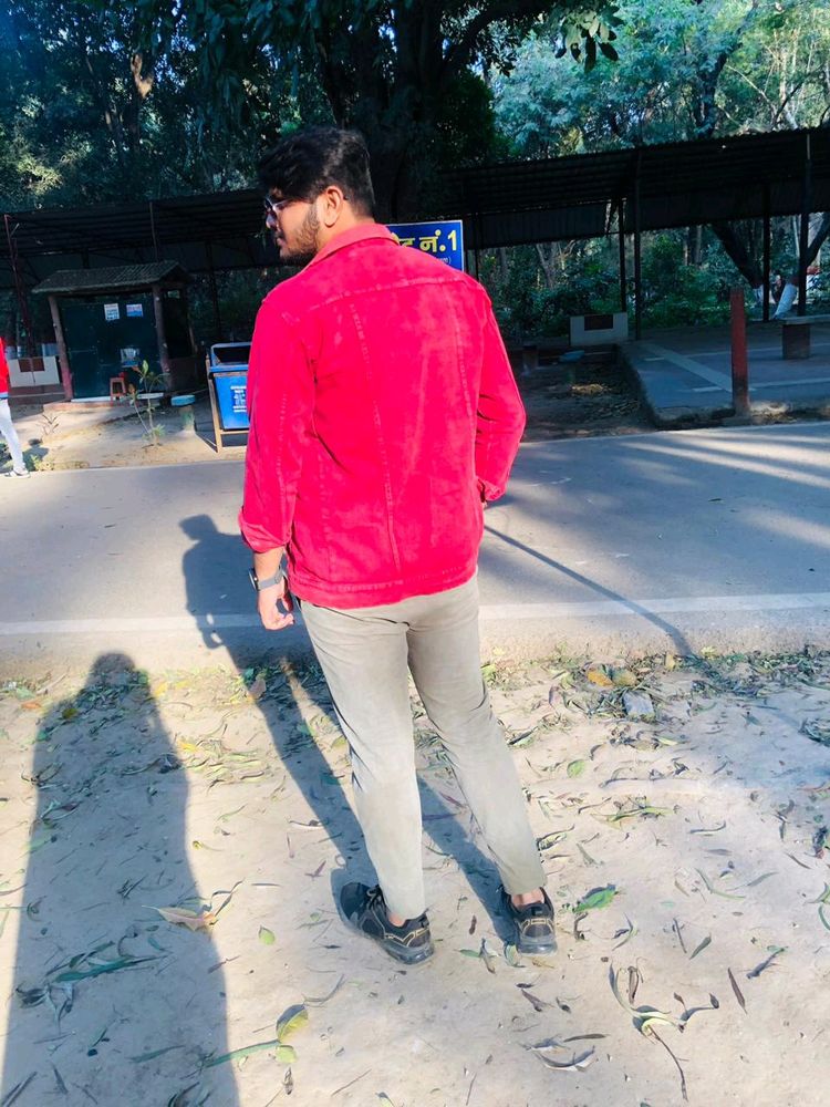 I Am Seeling The Red Denim Jacket Look So Attracti