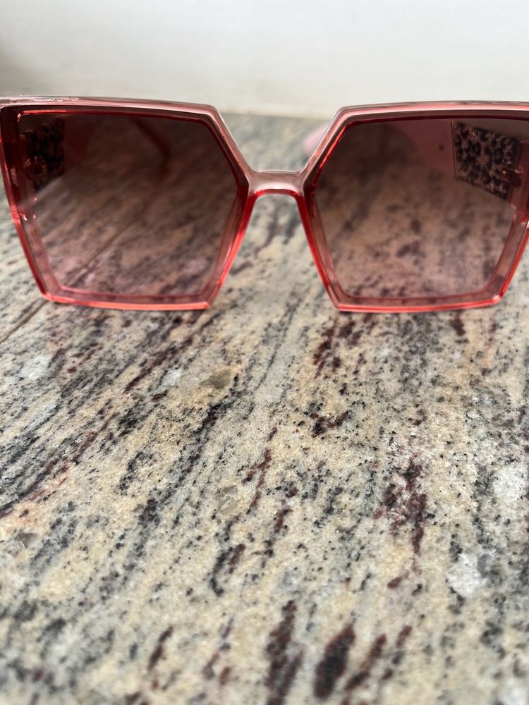 Stylish Pink Shaded Sunglasses For Women