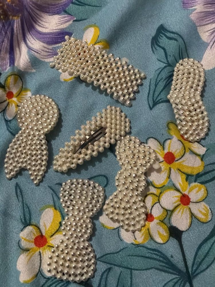 Pearl Embellished Hair Clips Set