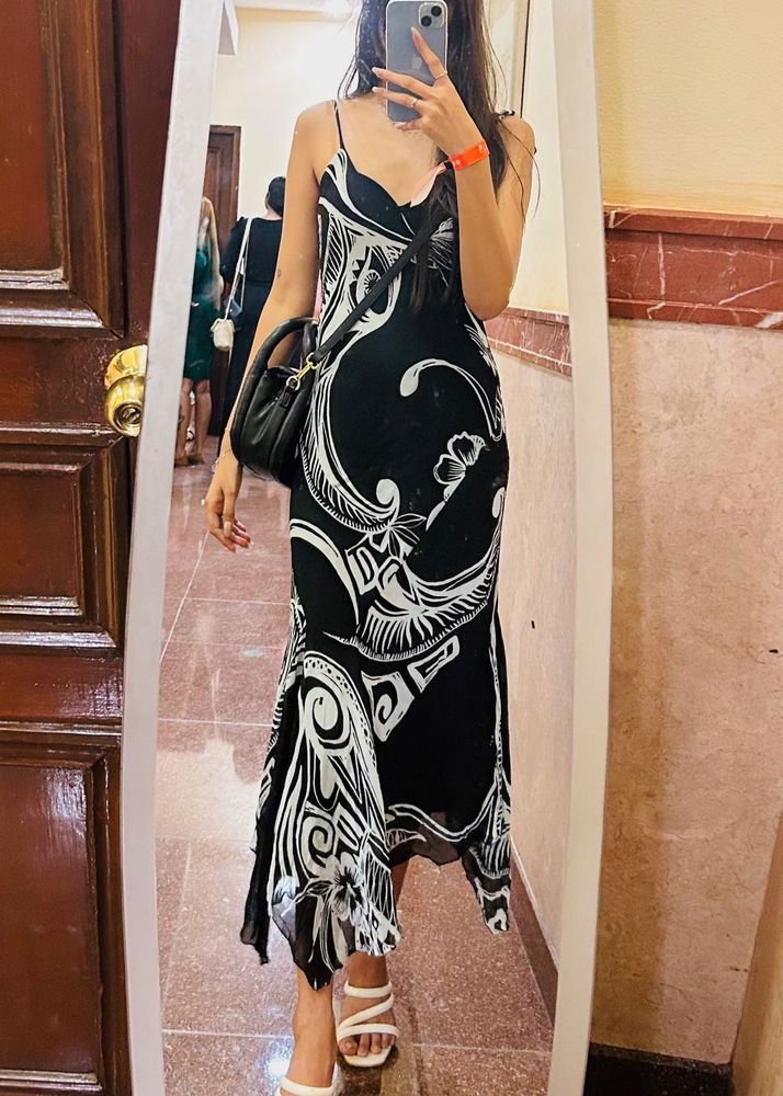 Black &amp; White Print Maxi Dress Look Very Sexy