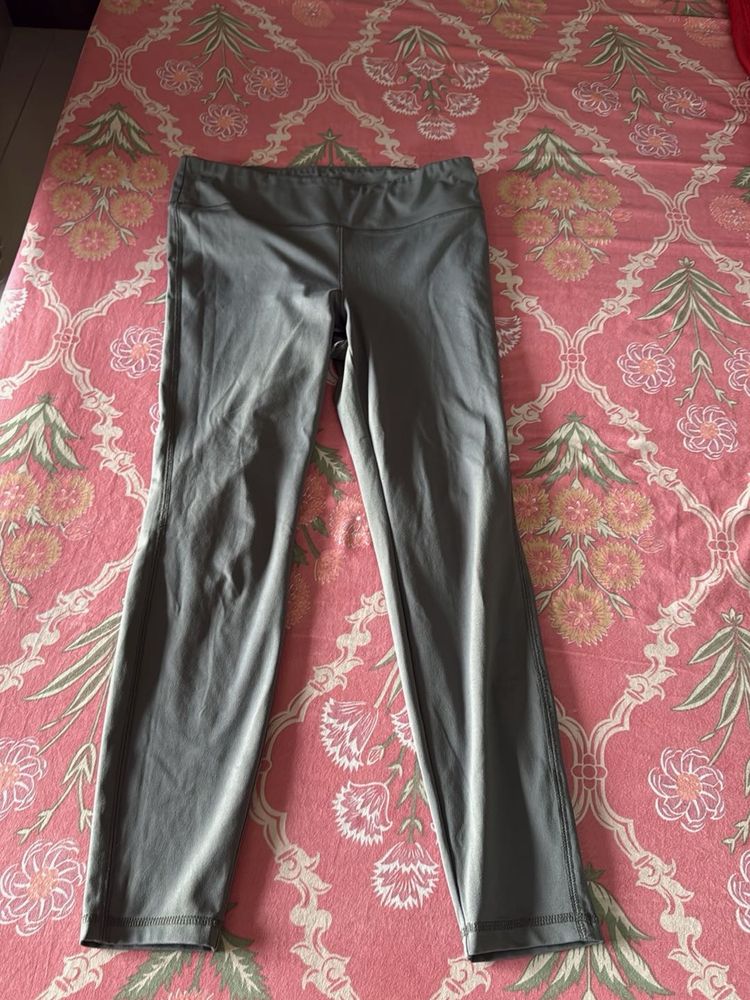 H&amp;M set of 2 Gray &amp; Black Activewear Leggings