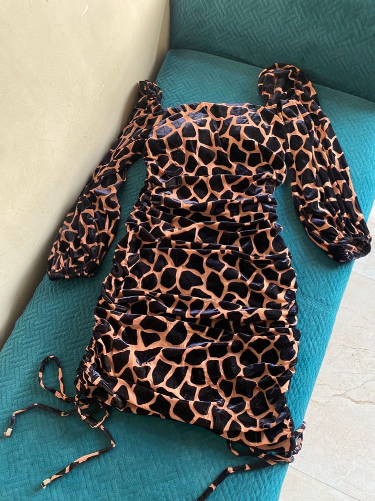 Chic Ruched Giraffe Print Mini Dress