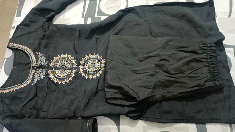 Elegant Black Kurta Set with Embroidery