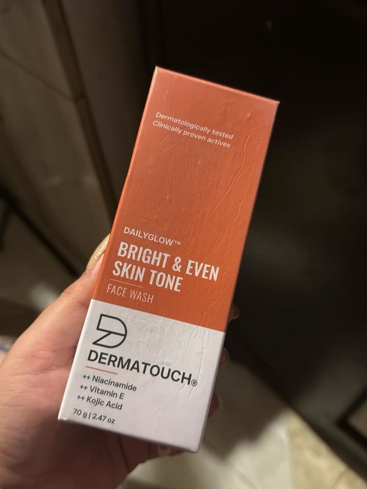Dermatouch DailyGlow Face Wash