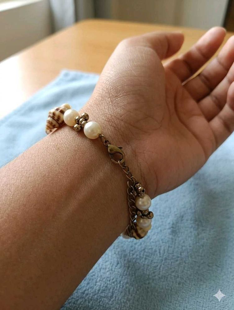 Shell &amp; Pearl Bracelet