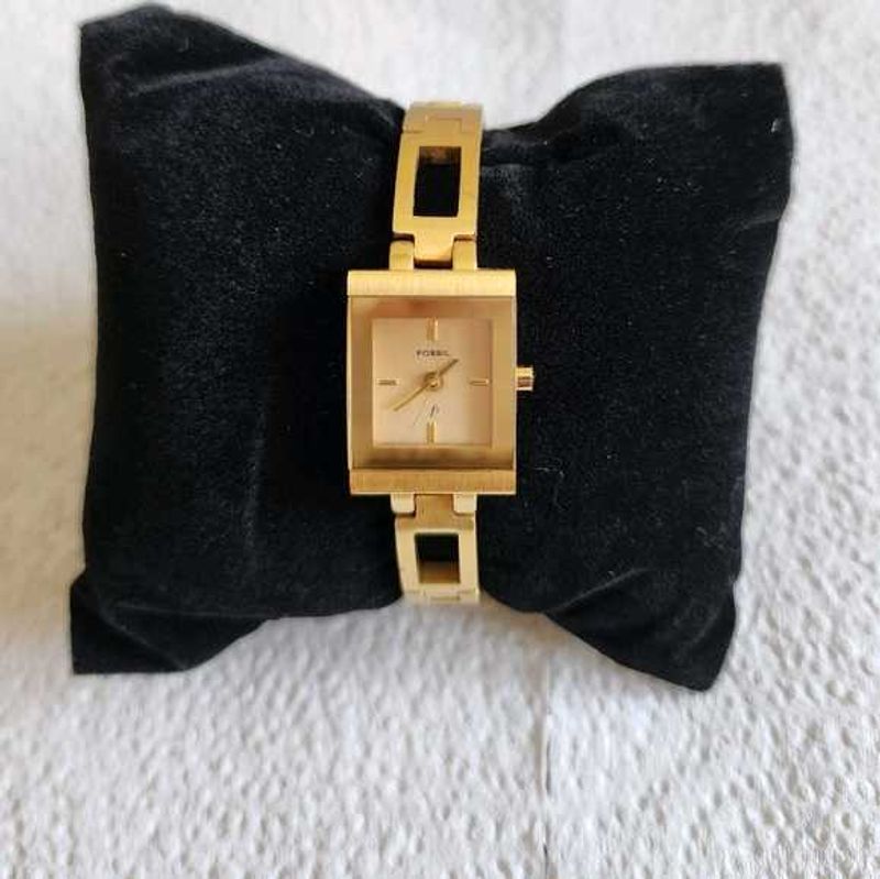 Elegant Gold Tone Square Watch