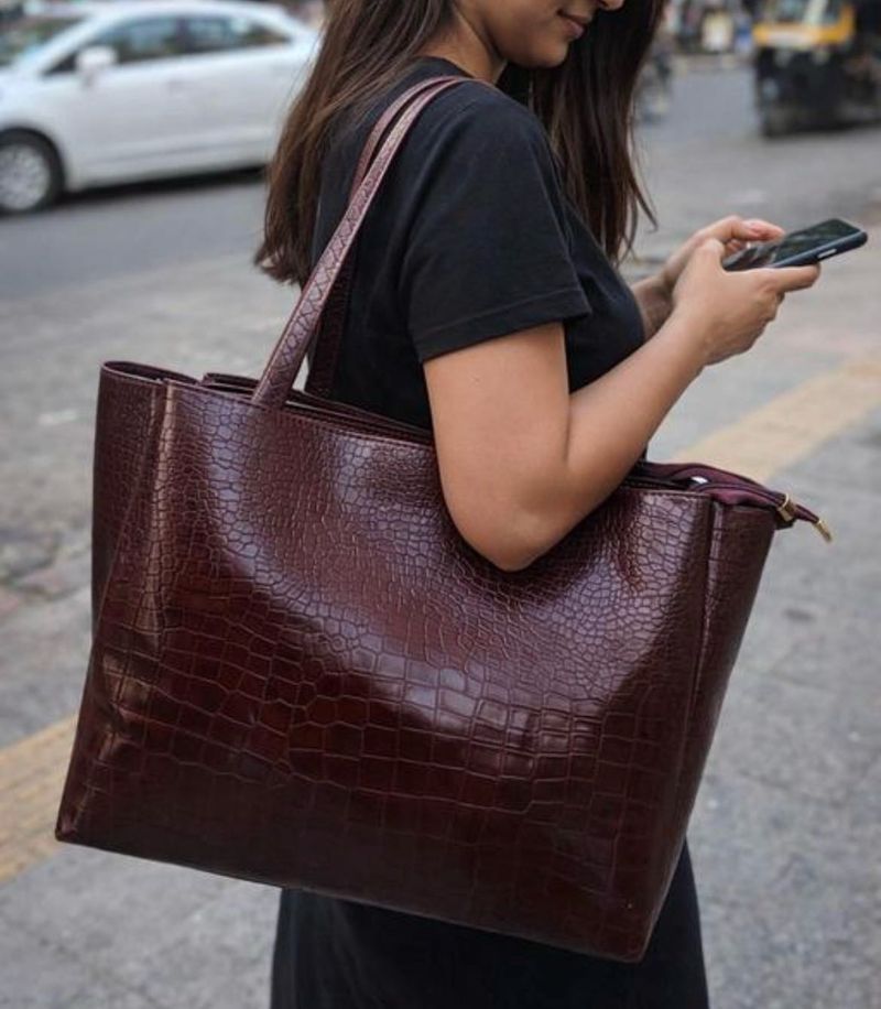 Chic Crocodile-Embossed Tote Bag
