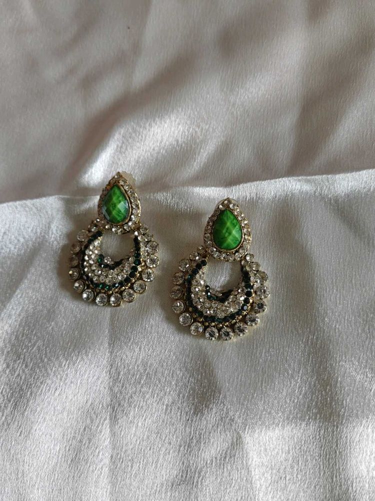 Elegant Green Stone &amp; Crystal Earrings