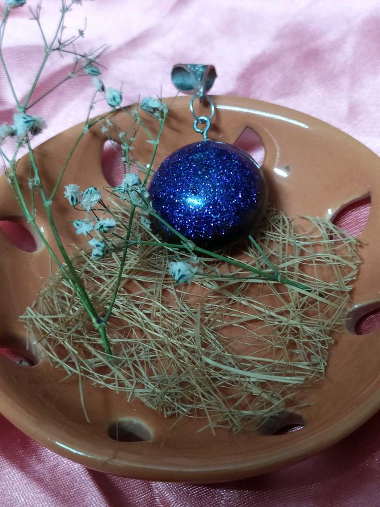 Sparkling Blue Stone Pendant Necklace