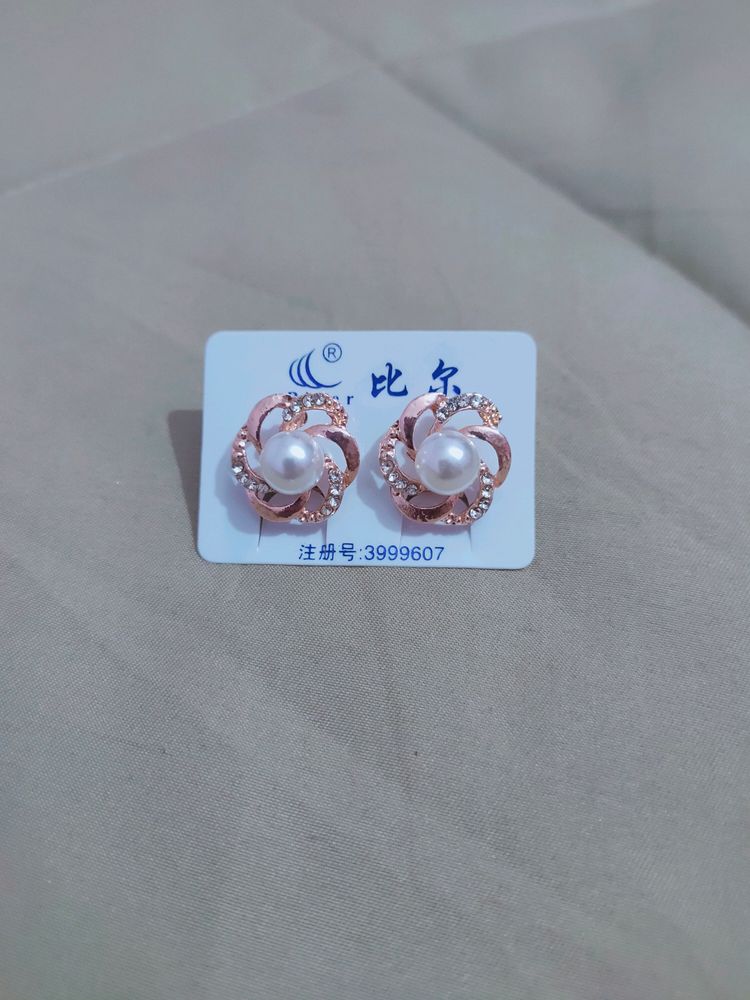 Korean Rose Gold Ad &amp; Pearl Earrings